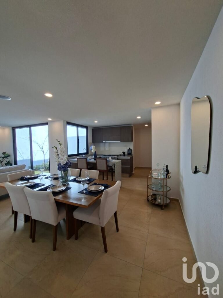 EN VENTA CASA EN ZIBATA EL MARQUES QUERETARO