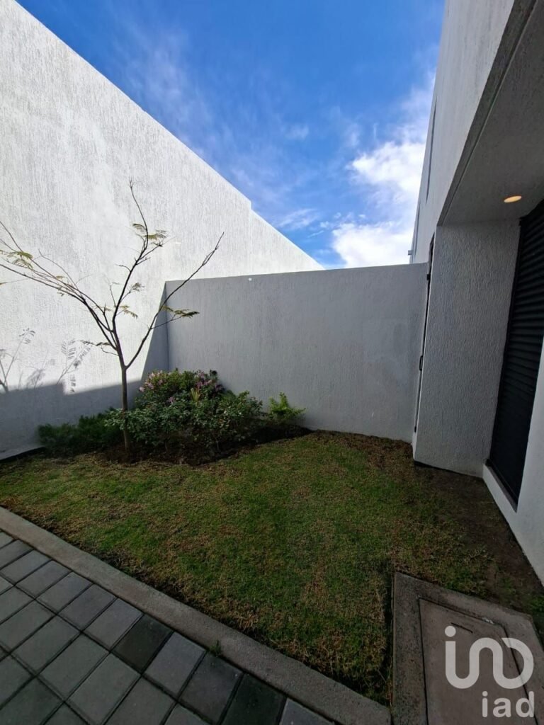EN VENTA CASA EN ZIBATA EL MARQUES QUERETARO
