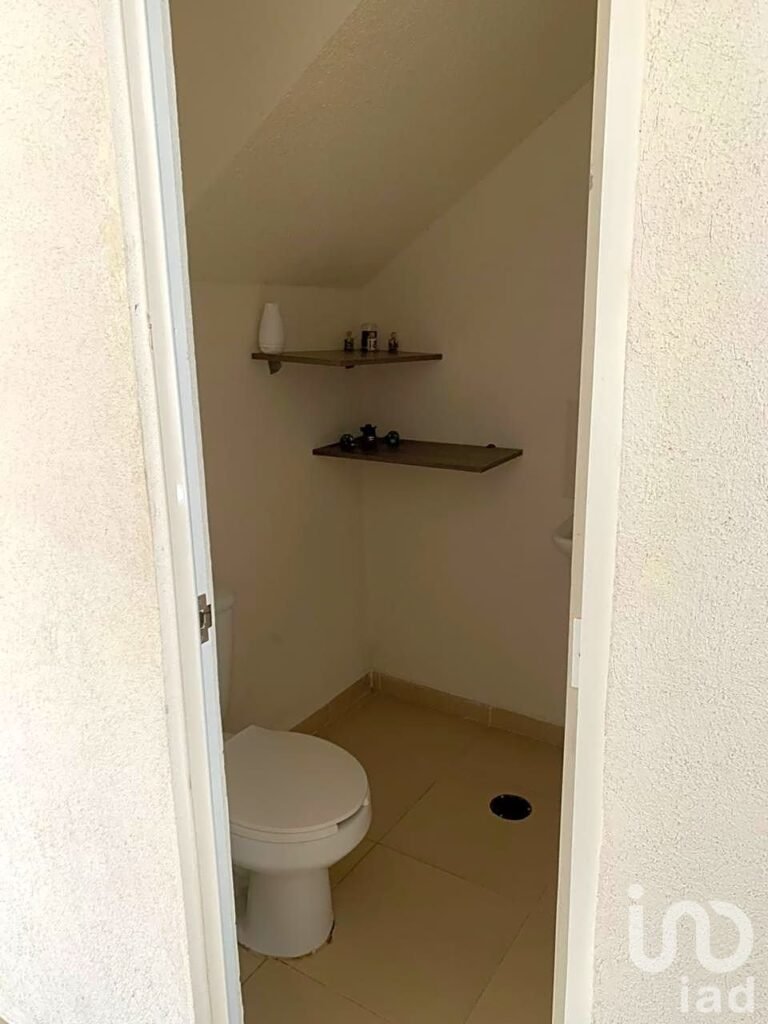 CASA AMUEBLADA EN COLINAS DE LA PIEDAD