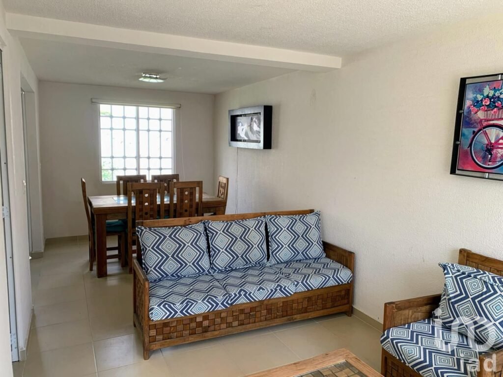 CASA AMUEBLADA EN COLINAS DE LA PIEDAD