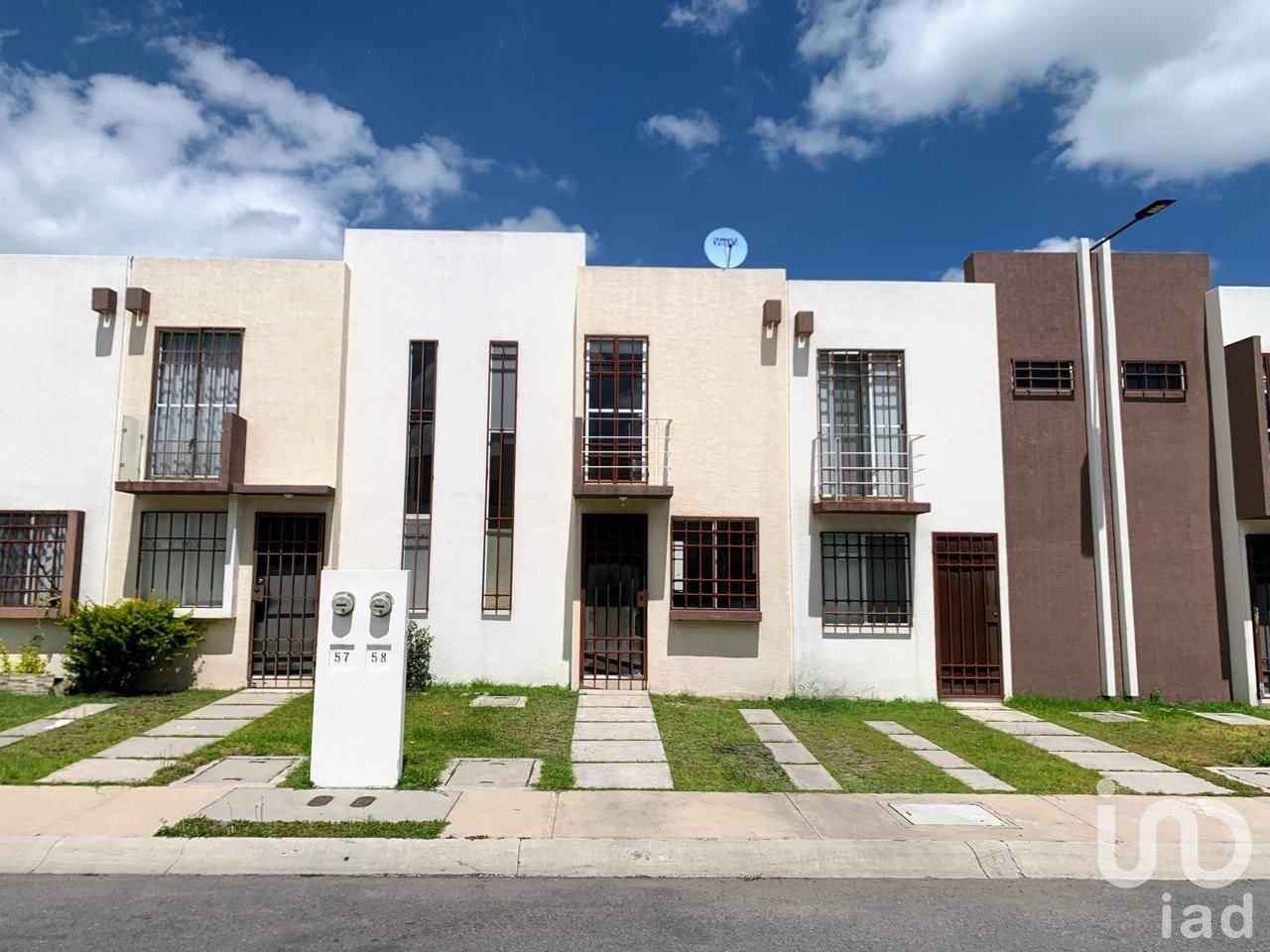 CASA AMUEBLADA EN COLINAS DE LA PIEDAD