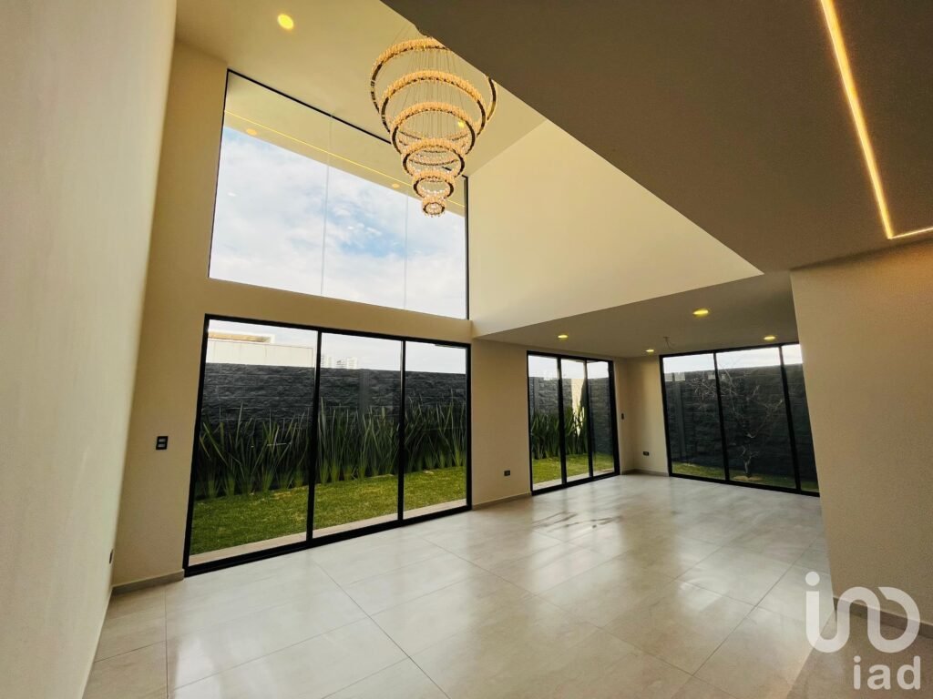 Casa nueva en renta en Parque Viena