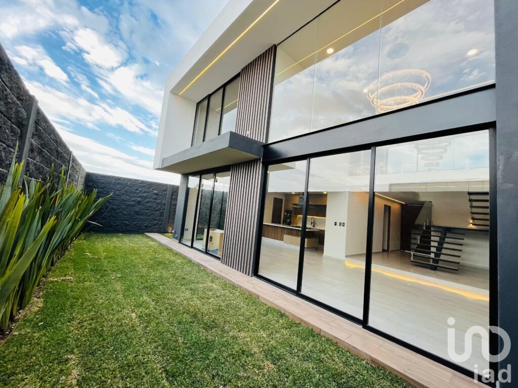 Casa nueva en renta en Parque Viena