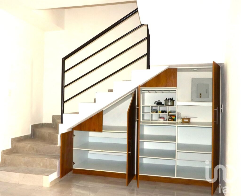 VENDO CASA CON ALBERCA 3 RECAMARAS EN TERAN