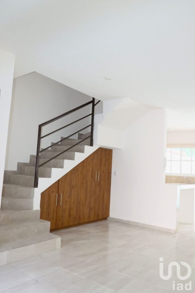 VENDO CASA CON ALBERCA 3 RECAMARAS EN TERAN
