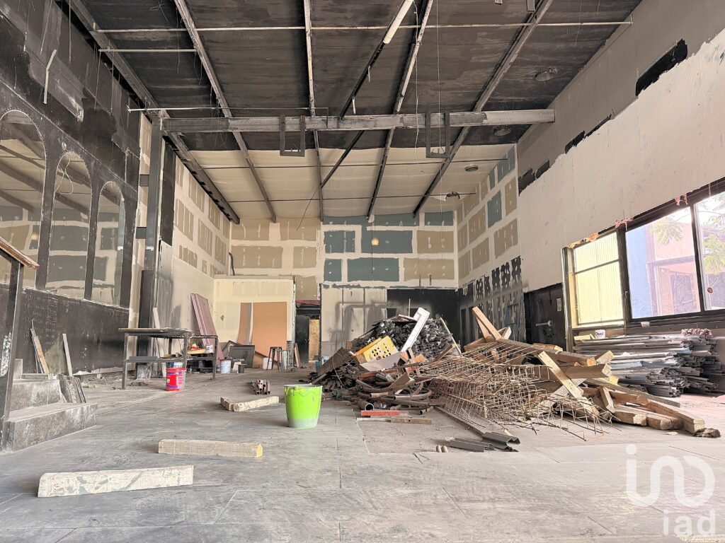 3 Locales en Renta sobre Bernardo Quintana en Queretaro