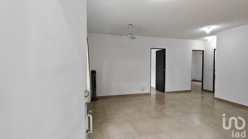 Departamento en Venta Planta Baja 3 Recamaras Amueblado con Alberca y Seguridad en Playa del Carmen