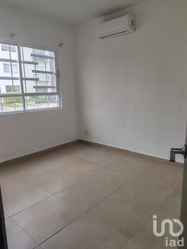 Departamento en Venta Planta Baja 3 Recamaras Amueblado con Alberca y Seguridad en Playa del Carmen