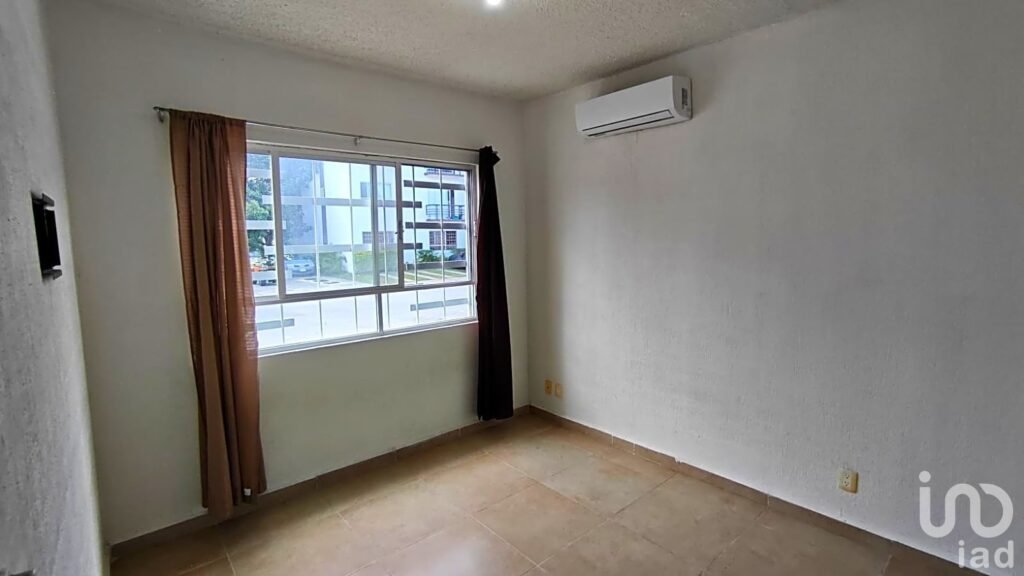 Departamento en Venta Planta Baja 3 Recamaras Amueblado con Alberca y Seguridad en Playa del Carmen