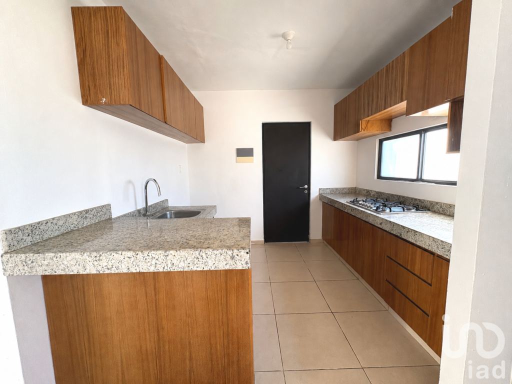 Casa equipada con recámara en planta baja y amenidades en Idilia Residencial