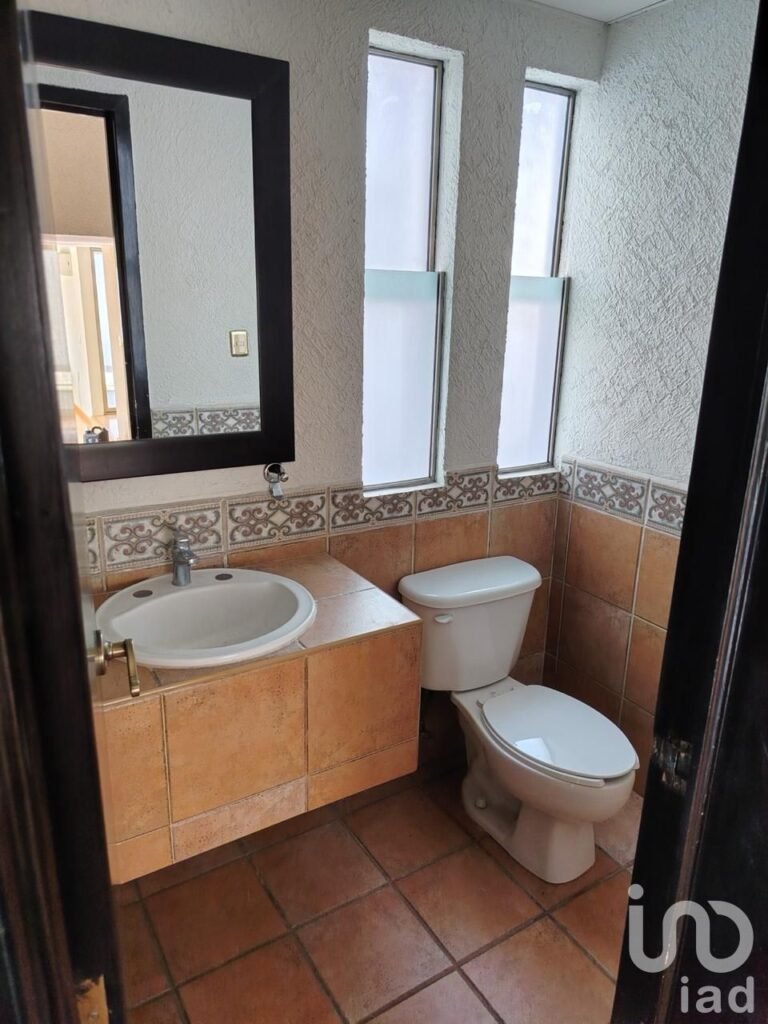 VENTA DE CASA CON ALBERCA EN LAS TERRAZAS