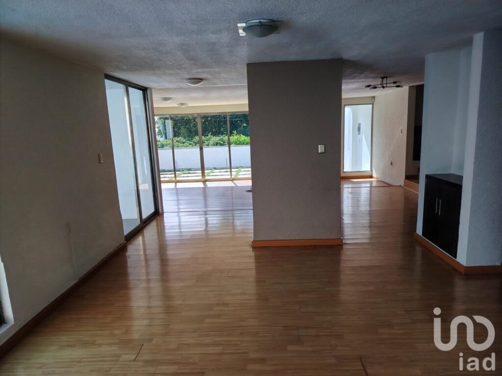 VENTA DE CASA CON ALBERCA EN LAS TERRAZAS