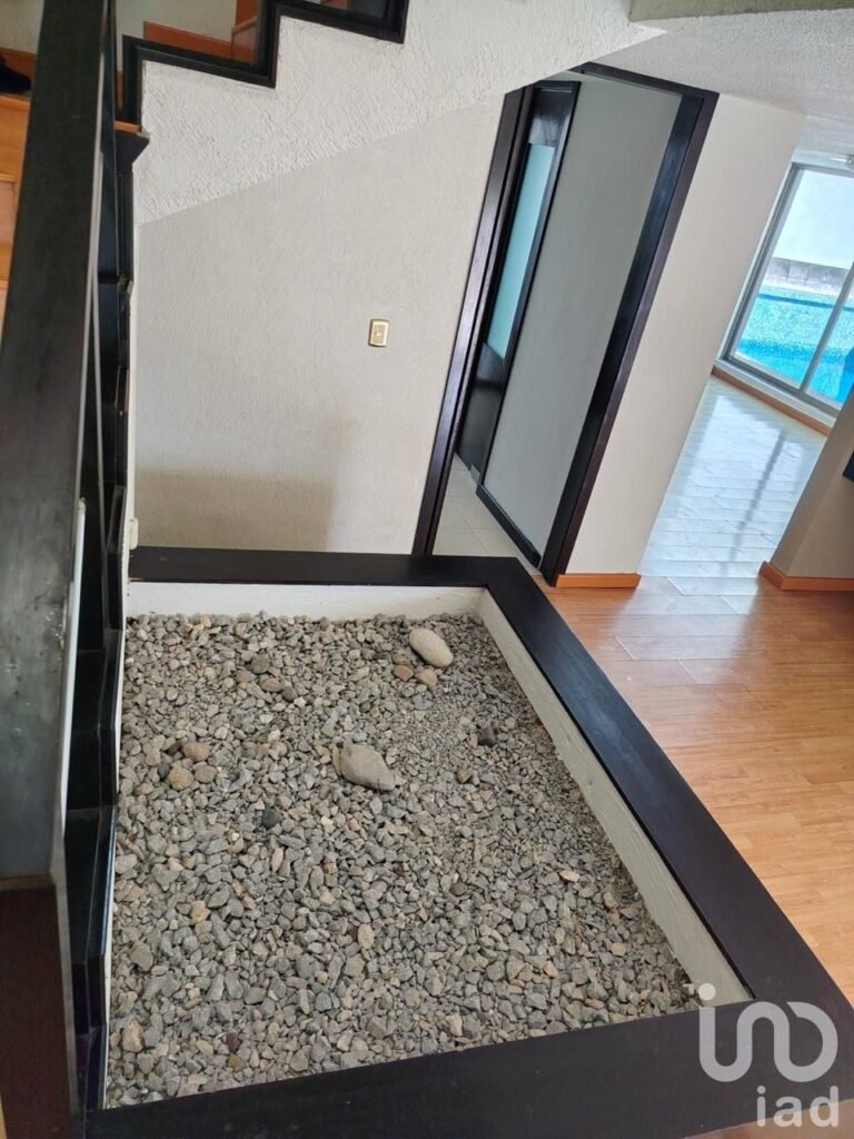 VENTA DE CASA CON ALBERCA EN LAS TERRAZAS