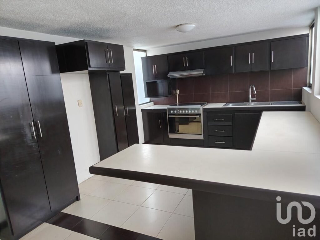 VENTA DE CASA CON ALBERCA EN LAS TERRAZAS
