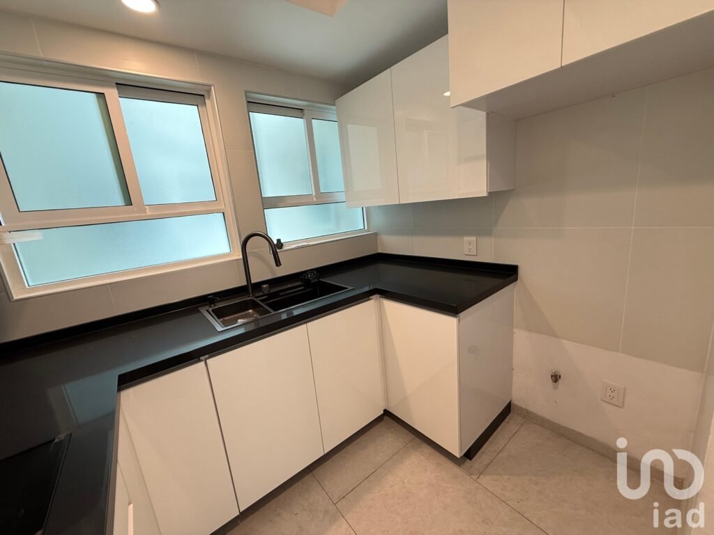 DEPARTAMENTO EN RENTA A UNOS PASOS DE LIVERPOOL POLANCO SIN ESTACIONAMIENTO