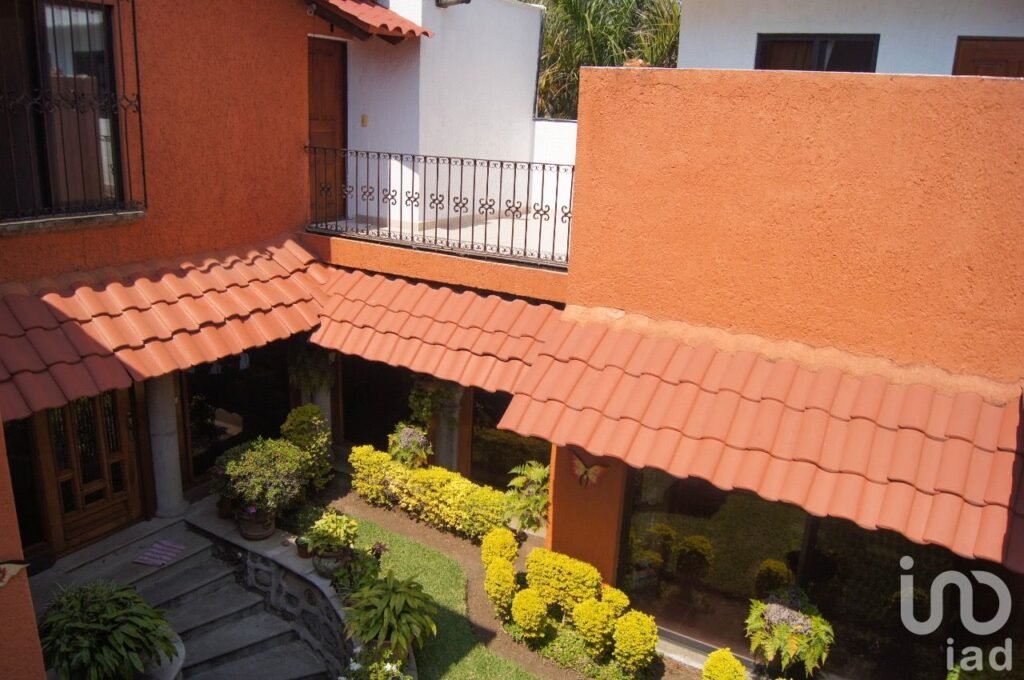 Casa estilo Cuernavaca en Vista Hermosa con alberca climatizada