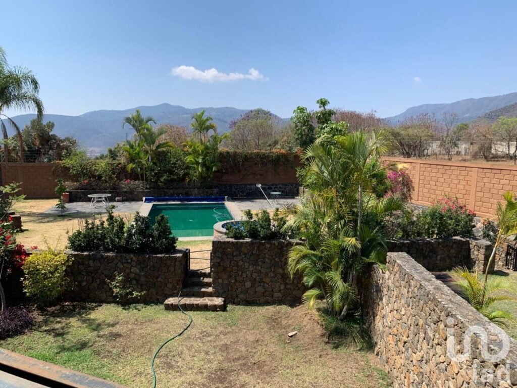Se vende condominio de 4 casas en Malinalco