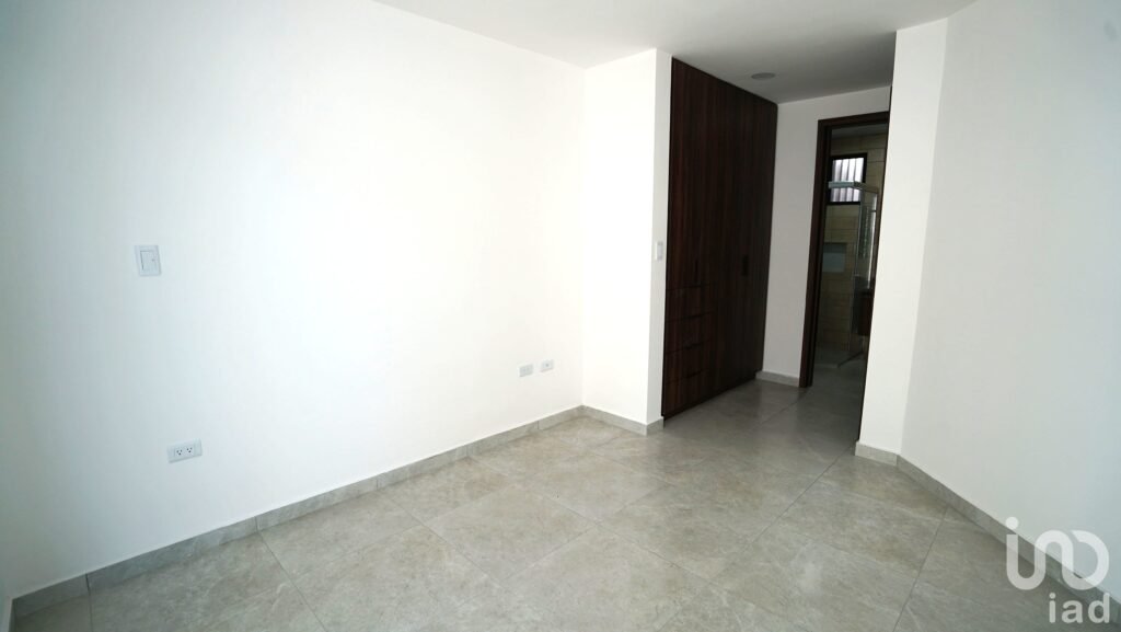 CASA EN VENTA DE 4 HAB + ROOF GARDEN | HAB PLANTA BAJA | ZONA SAN PEDRO CHOLULA