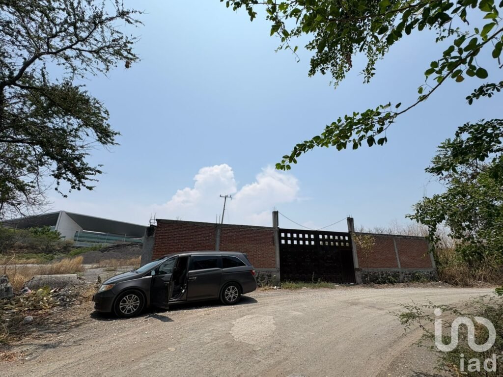 Venta Terreno plano en Xochitepec, Frente al TEC, 3,880 m2