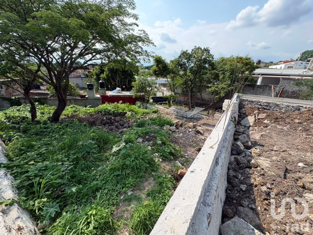 Venta Terreno Comercial col. 3 de Mayo, 764 m2, av. Zapata, frente a la Gasolineria.
