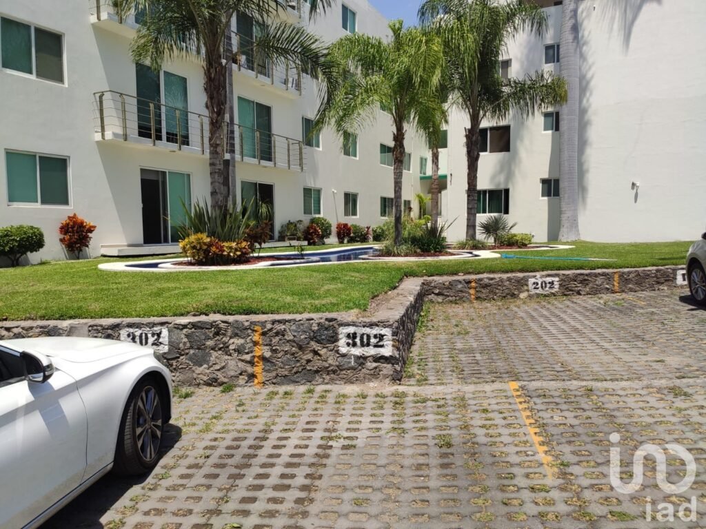 Renta Departamento Acapatzingo 100 metros, 3rec, 2estac, PET FRIENDLY, gym,albercas,palapas,asador.