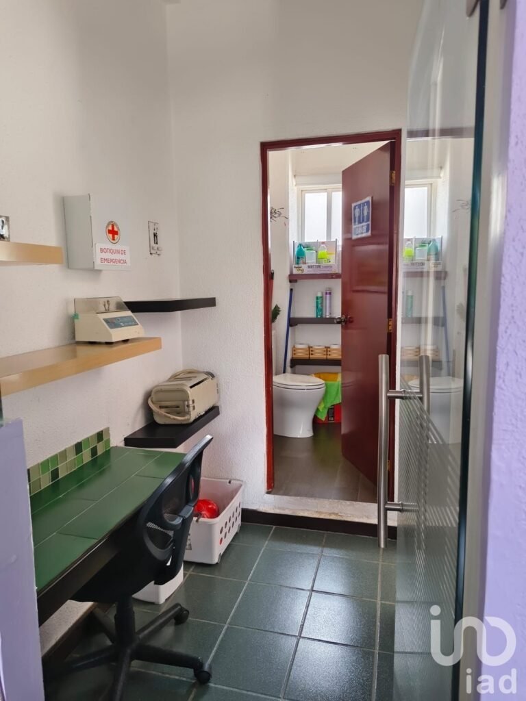 Local comercial en venta Plaza los Faroles, San Juan del Rio Querétaro