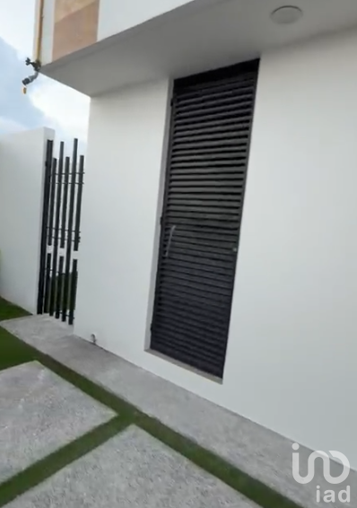 Renta de Casa con Roof Garden, Sala de TV, 3 Recámaras en Zibatá, Ideal para Familias