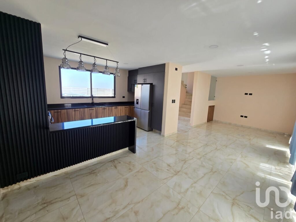 CASA EN VENTA CON 3 HAB + 3.5 BAÑOS EN XIXITLA | SAN PEDRO CHOLULA