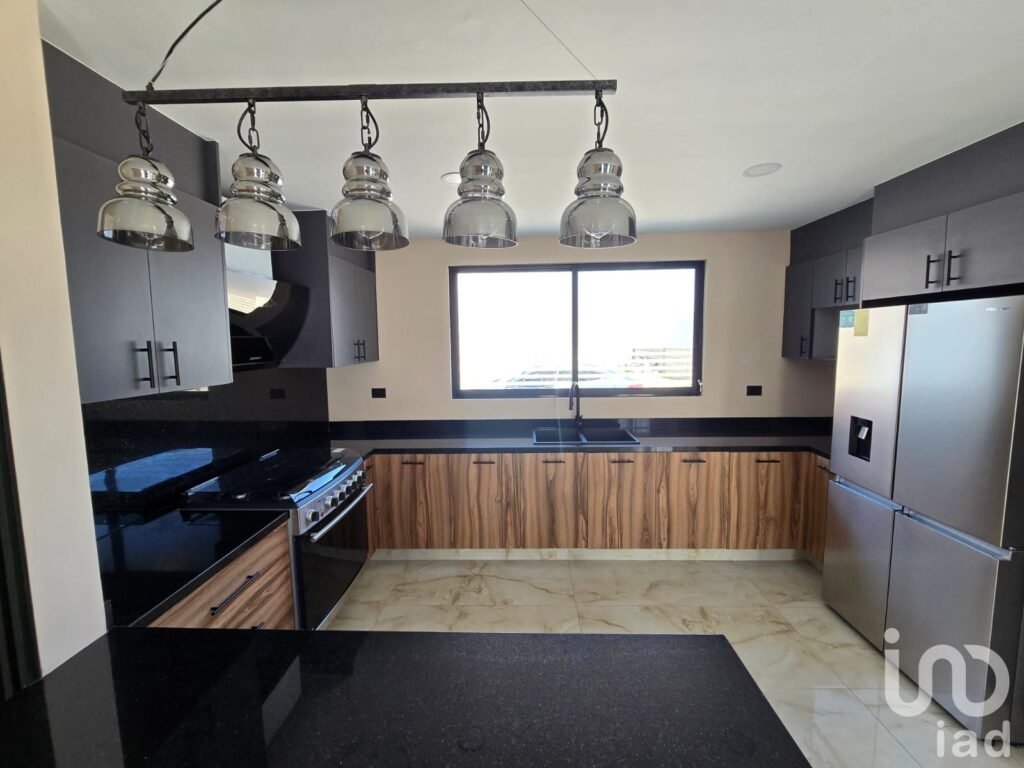 CASA EN VENTA CON 3 HAB + 3.5 BAÑOS EN XIXITLA | SAN PEDRO CHOLULA