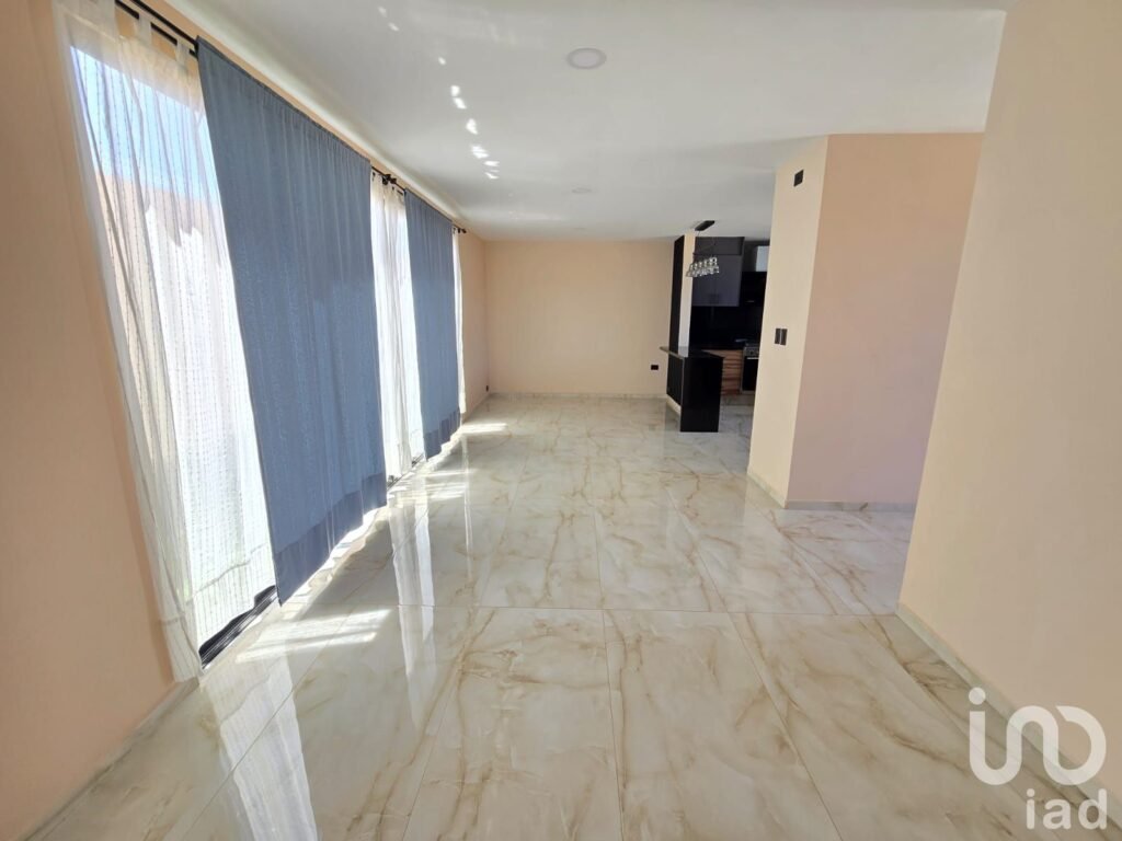 CASA EN VENTA CON 3 HAB + 3.5 BAÑOS EN XIXITLA | SAN PEDRO CHOLULA