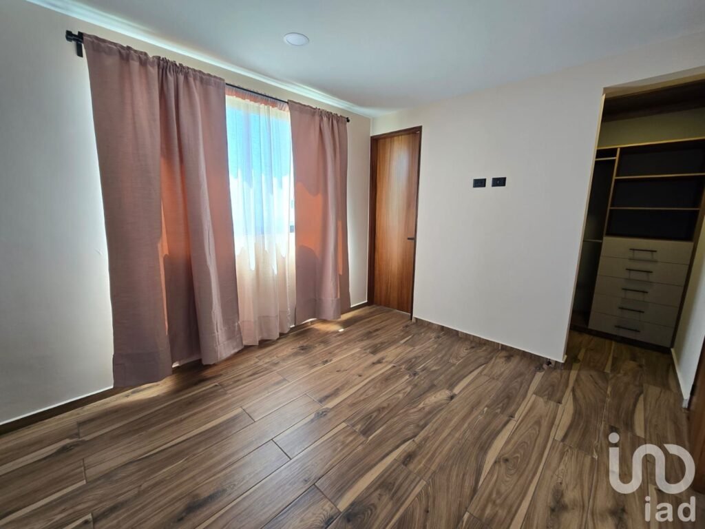 CASA EN VENTA CON 3 HAB + 3.5 BAÑOS EN XIXITLA | SAN PEDRO CHOLULA