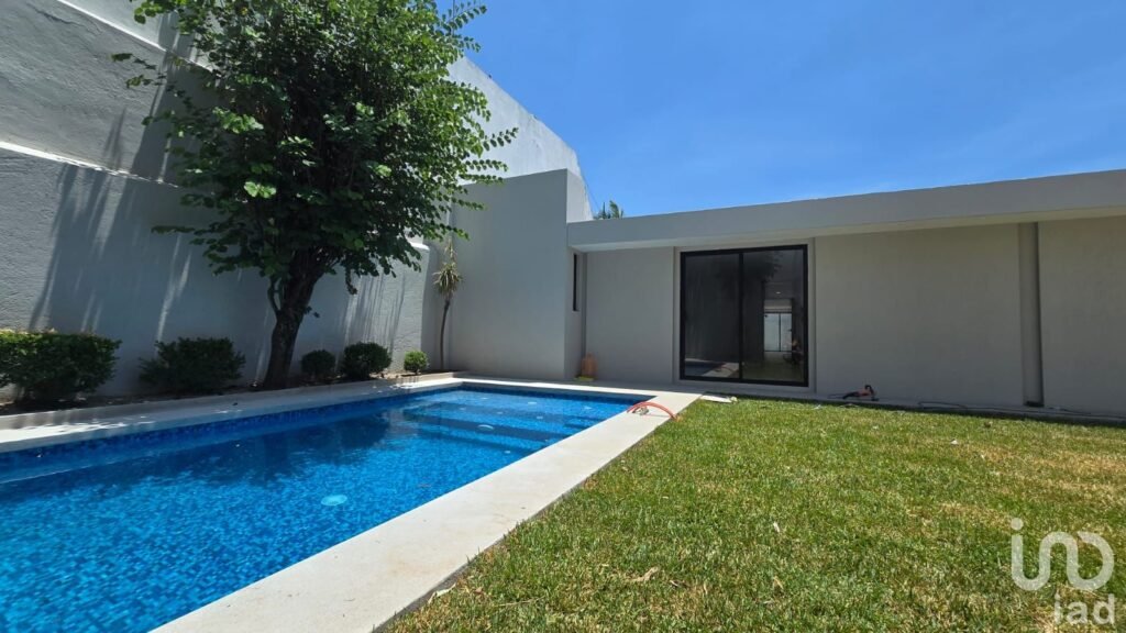 CASA DE UN NIVEL EN VENTA SUBIDA DEL CLUB (REFORMA).