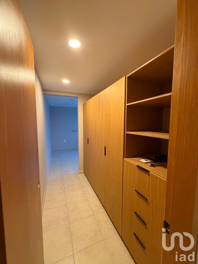 CASA DE UN NIVEL EN VENTA SUBIDA DEL CLUB (REFORMA).