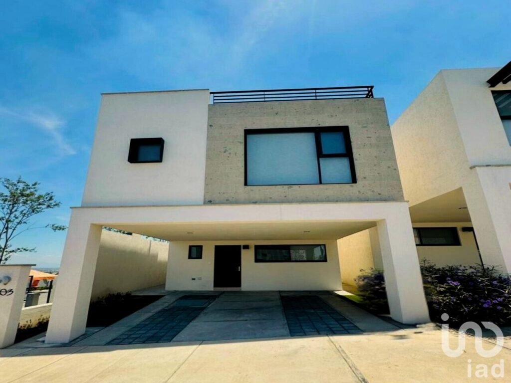 En Venta Residencia Exclusiva en Apodaca. Con Amenidades. Ideal Matrimonios Jóvenes $3,710,000