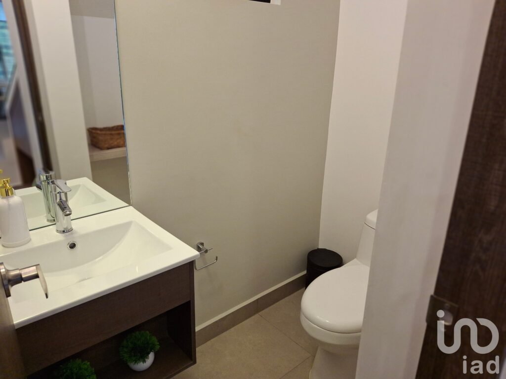 Casa Nueva en Venta en Cumbres García Zona Exclusiva y Residencial $4,046,000 Tres Niveles y Terraza