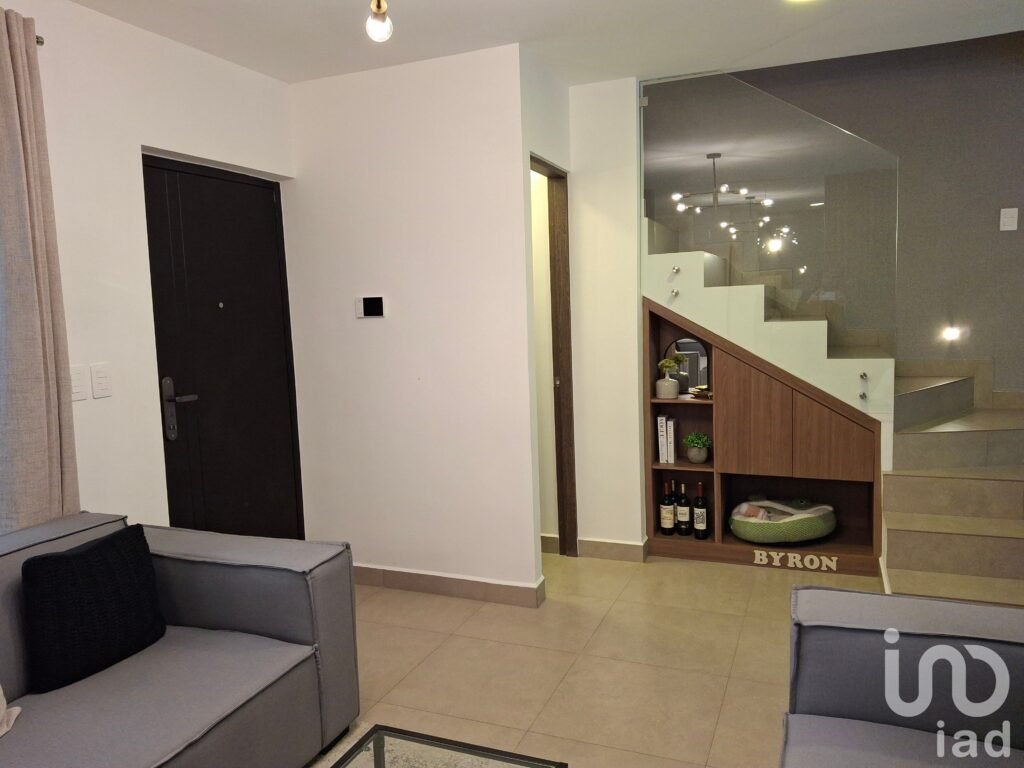 Casa Nueva en Venta en Cumbres García Zona Exclusiva y Residencial $4,046,000 Tres Niveles y Terraza