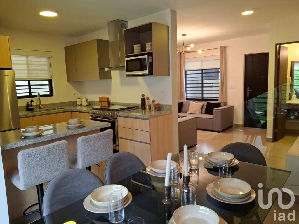 Casa Nueva en Venta en Cumbres García Zona Exclusiva y Residencial $4,046,000 Tres Niveles y Terraza