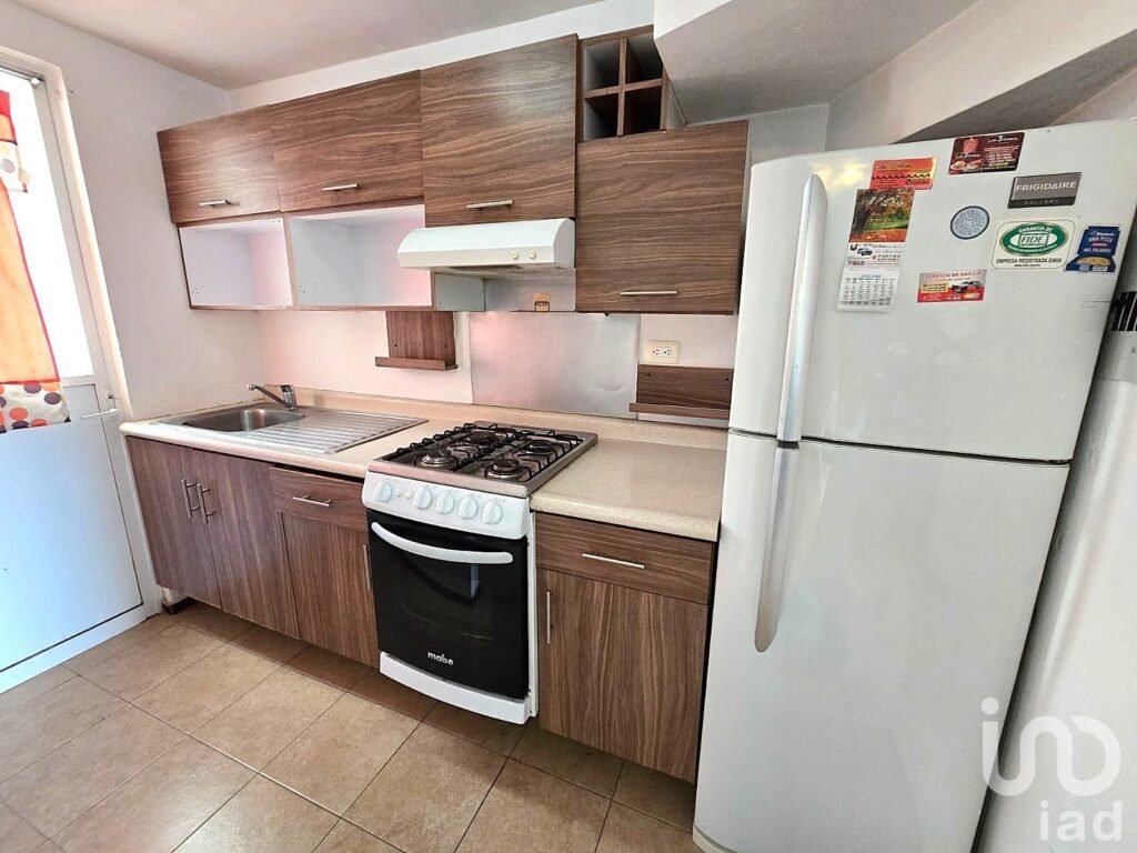 EN RENTA CASA SEMIAMUEBLADA CON HAB PB, ZONA CUAUTLANCINGO, PUEBLA.