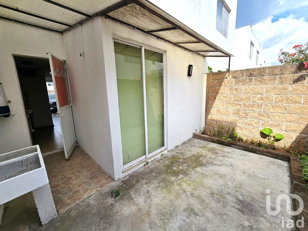 EN RENTA CASA SEMIAMUEBLADA CON HAB PB, ZONA CUAUTLANCINGO, PUEBLA.