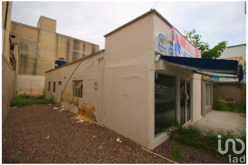 Se vende local comercial con increíble ubicación (col. centro) en La Paz, BCS