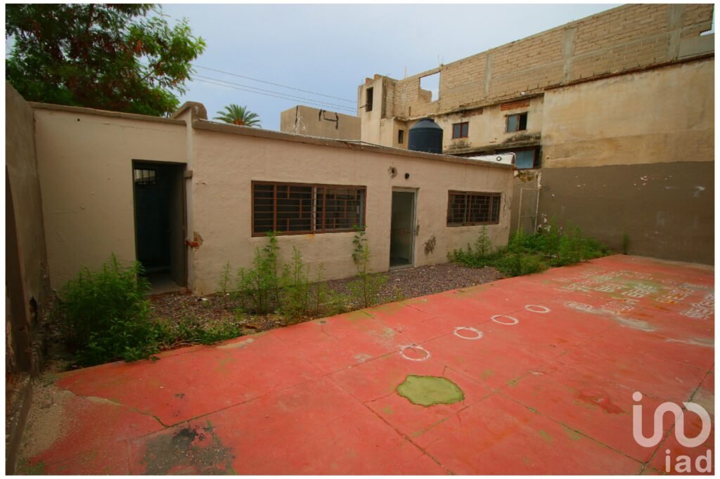 Se vende local comercial con increíble ubicación (col. centro) en La Paz, BCS