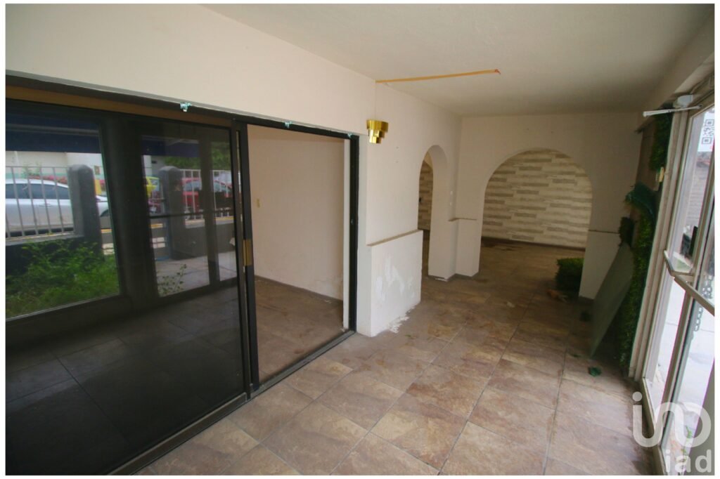 Se vende local comercial con increíble ubicación (col. centro) en La Paz, BCS