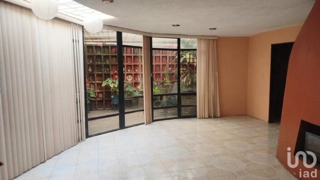 Casa en esquina Valle del  Tepeyac