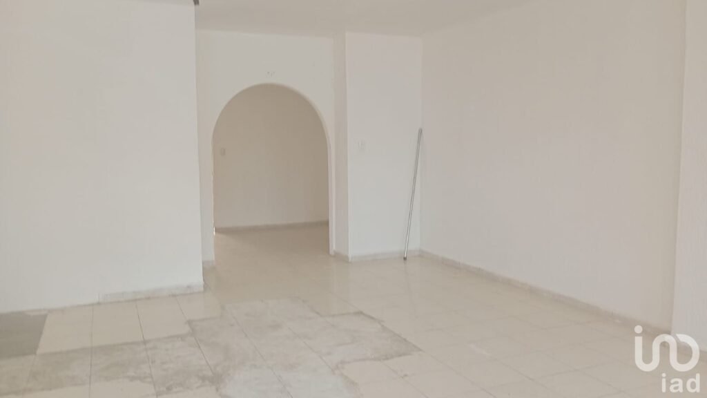 Casa en Venta en el Saucillo con habitación en planta baja