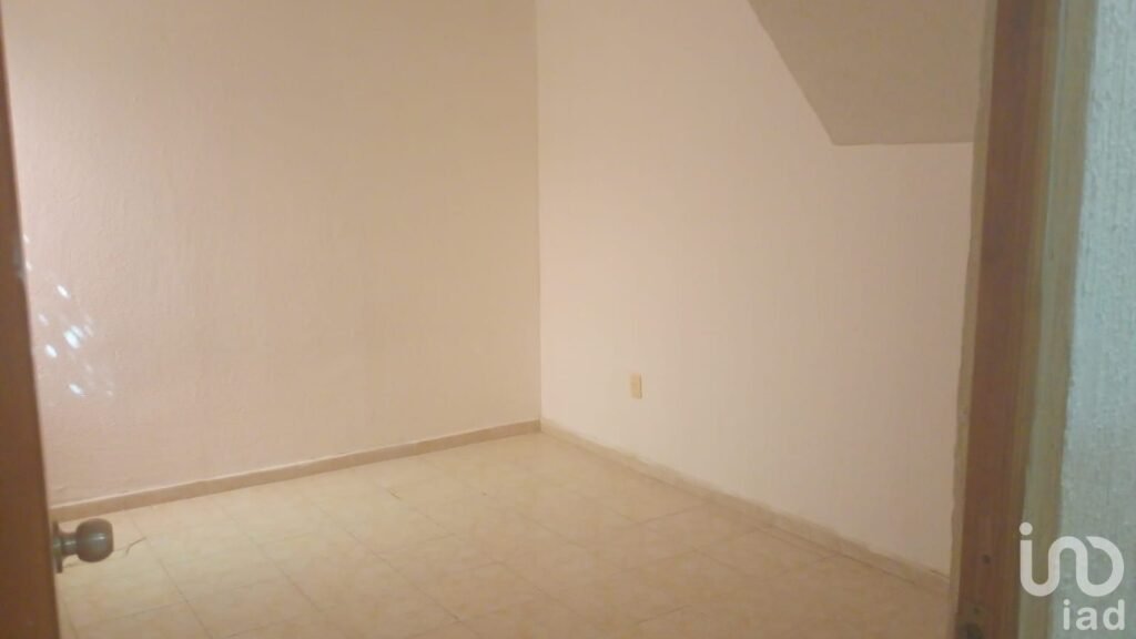 Casa en Venta en el Saucillo con habitación en planta baja