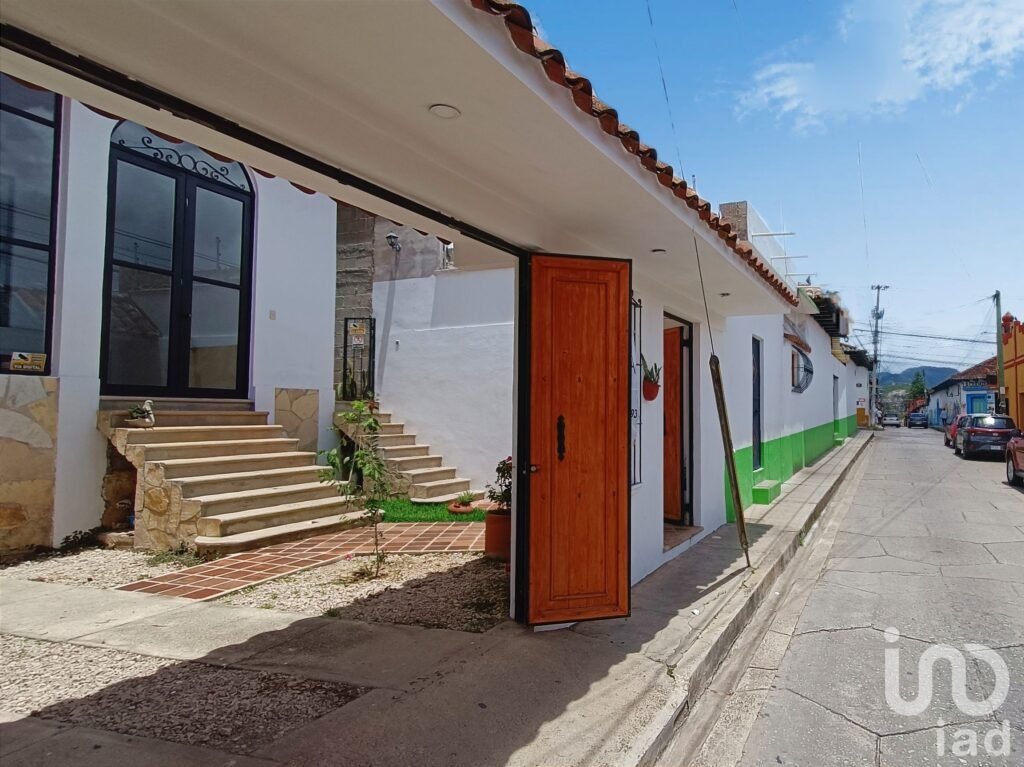 Casa con Locales Comerciales en Venta, San Cristóbal de las Casas