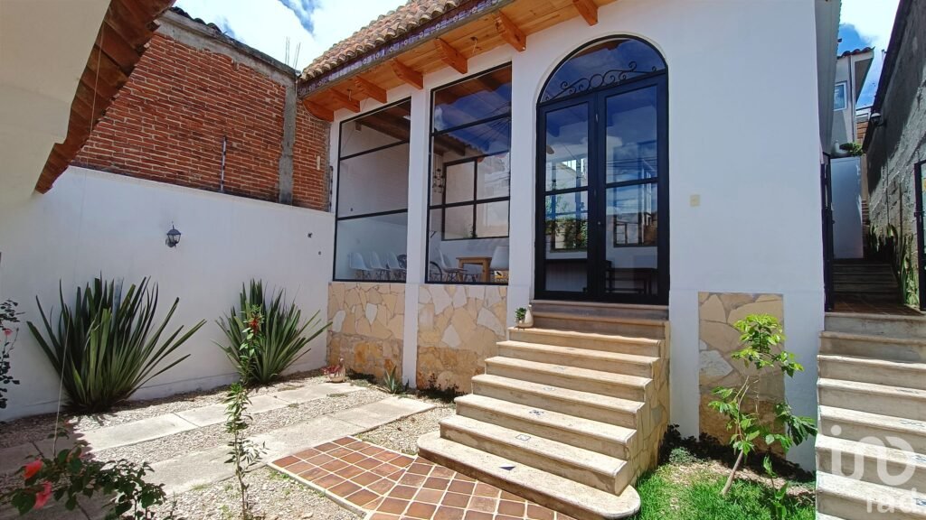 Casa con Locales Comerciales en Venta, San Cristóbal de las Casas