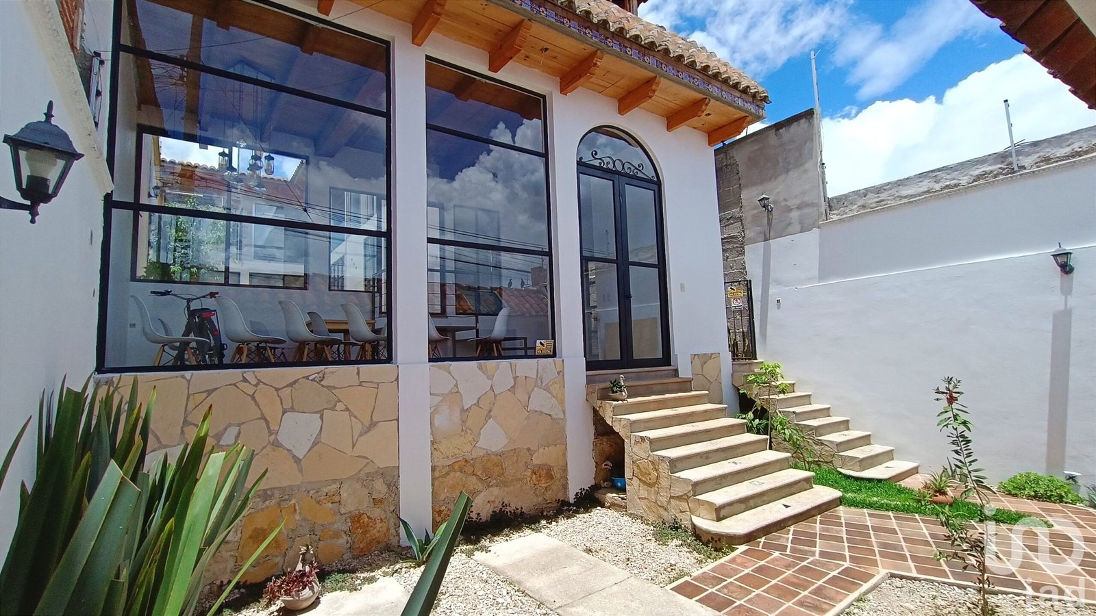 Casa con Locales Comerciales en Venta, San Cristóbal de las Casas Casa con Locales Comerciales en Venta, San Cristóbal de las Casas