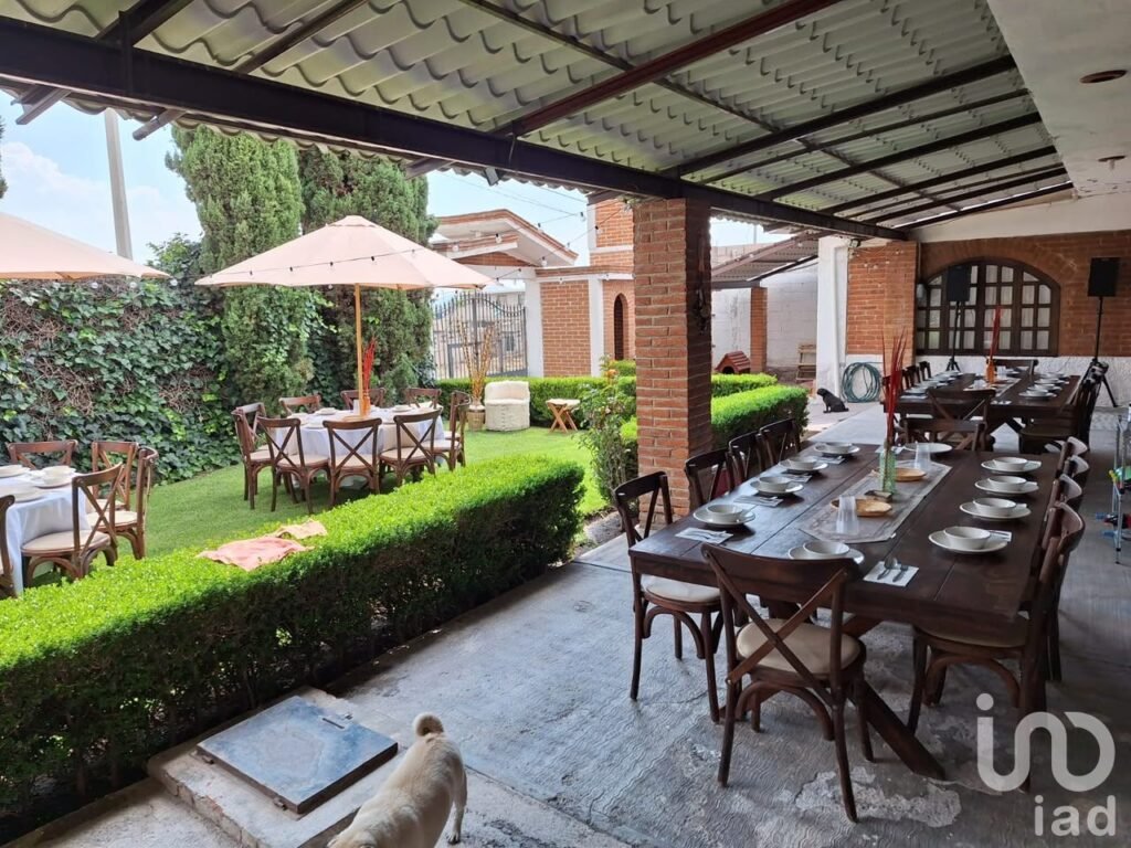 CASA EN VENTA EN CENTRO DE ZEMPOALA. HGO