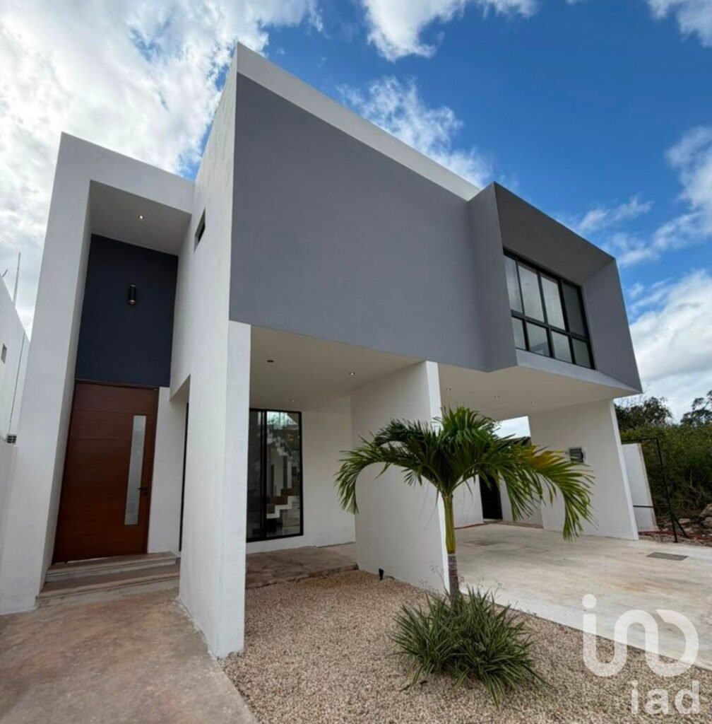 Casa en venta en privada con amenidades al Norte de Mérida, Yucatán.
